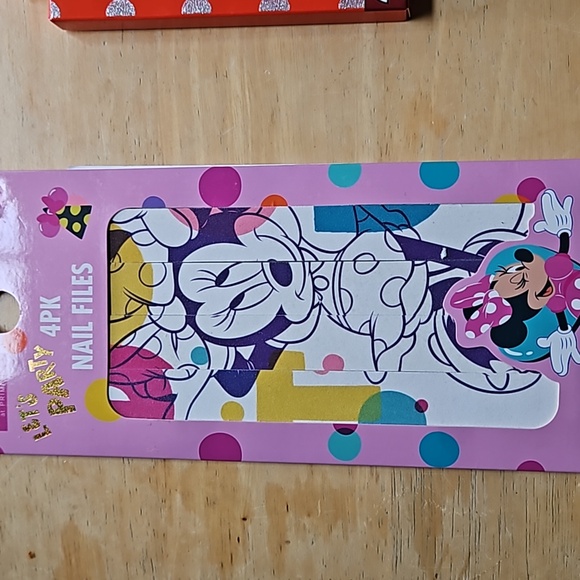 DISNEY TWEEZER AND NAIL FILES - Picture 4 of 9